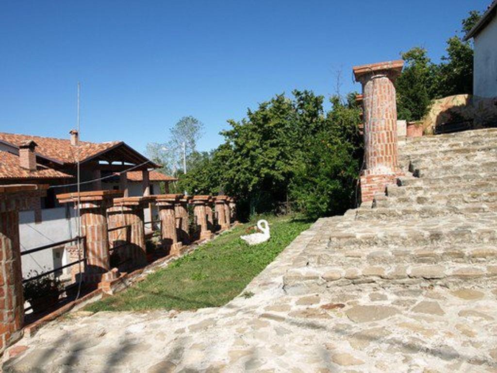 B&B I Colori Dell'Arcobaleno Belvedere Langhe Exterior photo